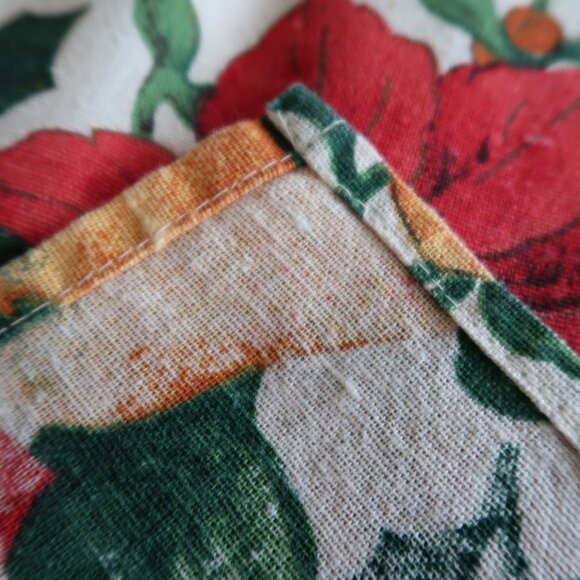 Christmas Poinsettias and Fruit Print Table Runner Homespun Style - Picture 7 of 8